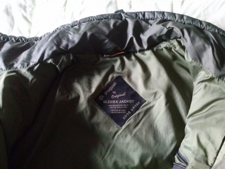 Vendo esta chaqueta inglesa de la marca Snugpak modelo Sleeka, tiene un relleno de 170 gramos de softie, 10