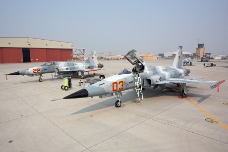Pues eso, en este hilo pretendo deleitaros como amantes de los aviones de combate que sois muchos, con 160