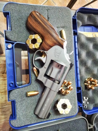 Se vende por no usar.

Revolver Mod 625 Champion Series. Edicion especial  Jerry Miculek en calibre 45 02