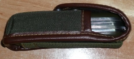    VENDIDA   

  Hola, 
Pues eso, que pongo en venta esta estupenda navaja de Aitor, modelo Al-ligator, 01