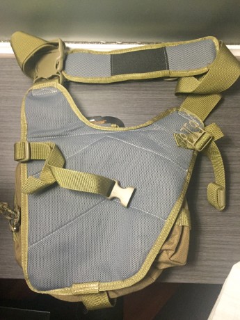 Buenas a todos
Vendo esta bandolera tactica de la casa Vanquest, realizadfa en cordura 1000 Denier, dobles 00