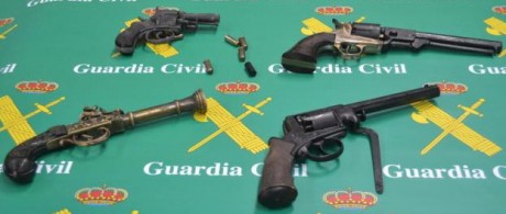Leo con estupor  y con no poca incredulidad esta noticia, que nivel el de la prensa y la autoridad...

https://noticias.lainformacion.com/politica/arma-de-fuego/intervenidas-a-un-conductor-armas-transportadas-sin-documentacion-sobre-su-procedencia-legal_b4wllkbcjqabaxDIepz4b3/