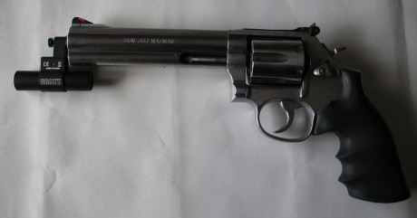 RETIRO LA VENTA.

Vendo, por no usar, un entrenador electrónico de tiro modelo SCATT WS-03

El equipo 11