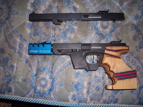 hola a todo el mundo

pongo a la venta una arma que me pasaron para ver si volvían algun dia al tiro y 00