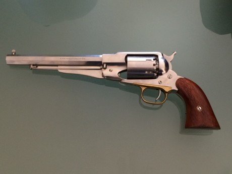 Vendo las siguientes armas:

-  Feinwerkbau aw93                                                      12