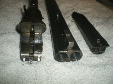 Vendo Escopeta Paralela Marca Ego Expulsora, pletinas corridas, salida de gases, muy bien conservada cañones 12