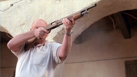 Compañeros,

En vista de las ganas de algunos (Elcafe, Wilcow, Vrakk, etc) por adivinar armas de películas 70