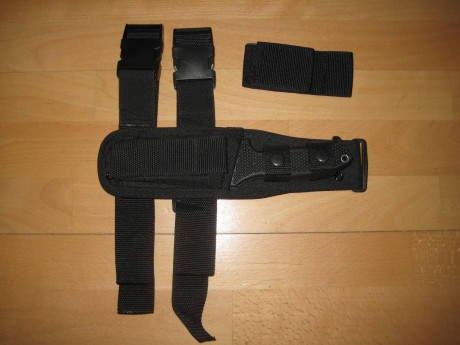 Vendo los siguientes cuchillos, sin usar y filo de fabrica a excepción de los 4 lanzadores Albainox, que 02