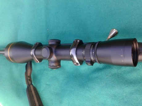    Buenas tardes

Pongo a la venta el visor de un amigo, se trata de un Leupold VXIII de 4,5-14x50.

Tubo 11