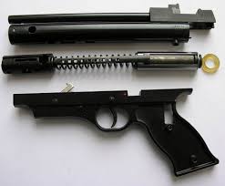 Pretendo pedir a los reyes una pistola pero quiero una de cañon abatible y no conozco ninguna solo la 100