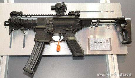 Lo presentan como PDW, subfusil, carabina, multicalibre, 
https://youtu.be/Ml28BphAkSQ