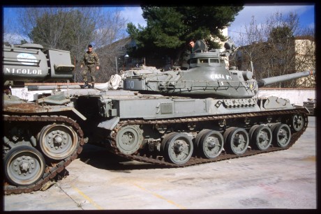 y no me refiero al fenomeno atmosferico....

aqui teneis unas fotillos del AMX 30 modificado en España 10