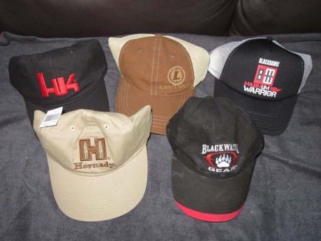Lotes para tirador y aficionado, oferta.
Lote 1: Camiseta negra XD talla L manga corta, gorro Trijicon, 02