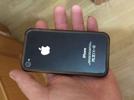Buenas noches vendo IPhone 4s en perfecto estado único dueño y muy bien cuidado,es de empresa, ya solo 00
