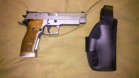 Hola,
tengo una Xfive Allround desde hace tiempo y solo tengo una funda de cuero para ella. La verdad 20