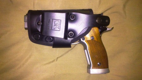 Hola,
tengo una Xfive Allround desde hace tiempo y solo tengo una funda de cuero para ella. La verdad 30