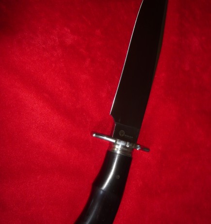 hola a todos,hoy os muestro una customización de un clasico de boker,del boker el toro.
cuchillo customizado 02