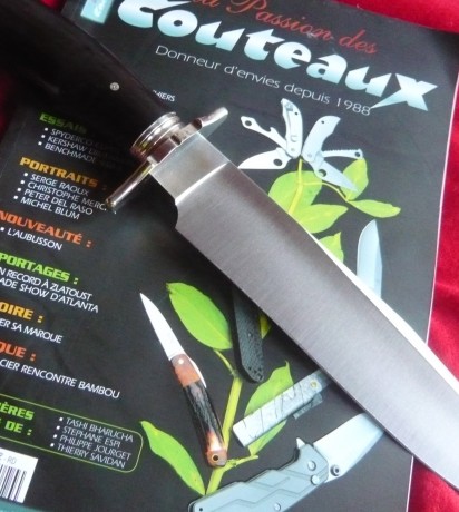 hola a todos,hoy os muestro una customización de un clasico de boker,del boker el toro.
cuchillo customizado 11