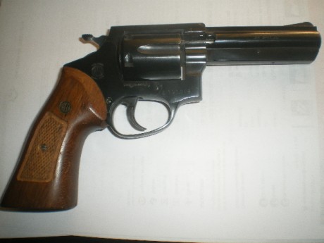 Vendo Revolver Amadeo Rossi 4" calibre 38 inutilizado por fresado en cañon certificado nominal para 01
