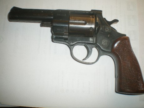 Vendo Revolver Arminius 4"calibre 38 Special inutilizado por fresado en cañon, para poner en Libro 02