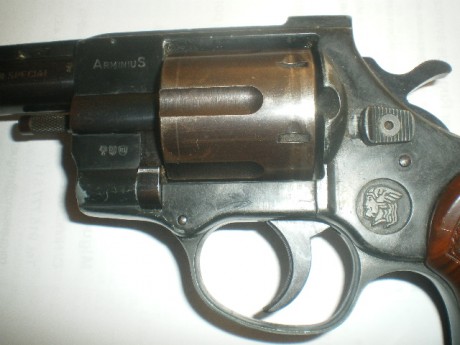 Vendo Revolver Arminius 4"calibre 38 Special inutilizado por fresado en cañon, para poner en Libro 00
