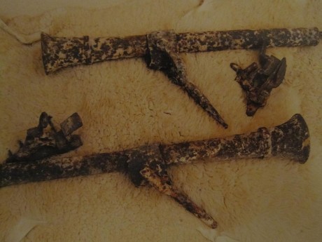 Cuando uno intenta aproximarse al estudio de las armas antiguas en España se encuentra con algunos tópicos 132