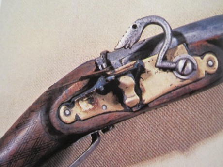 Cuando uno intenta aproximarse al estudio de las armas antiguas en España se encuentra con algunos tópicos 130