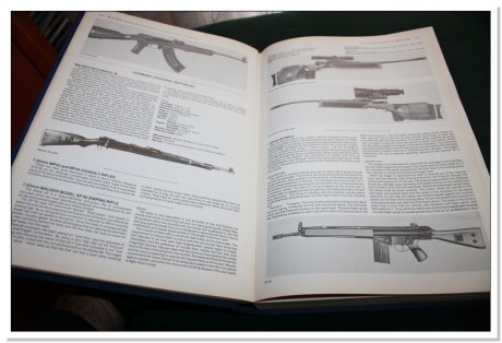 Vendo el libro Jane´s Infantry Weapons 1980-81. Tiene más de 700 páginas y su estado es muy bueno para 01