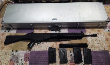 Se vende Cetme C de por Mike Custom Guns con algunos accesorios, incluye:
- Culata de G3 negra adaptada 01