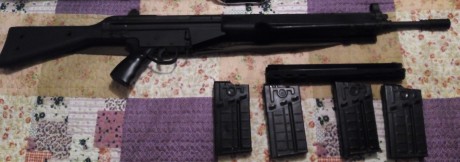 Se vende Cetme C de por Mike Custom Guns con algunos accesorios, incluye:
- Culata de G3 negra adaptada 00