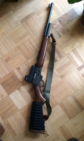 Buenos días a todos un amigo mío que no se maneja en internet me ha pedido que ponga a la venta su rifle 01