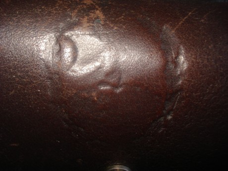 hola,vendo este interesante lote para la pistola kongsberg colt 1914,la colt nazi,esta compuesto por dos 01