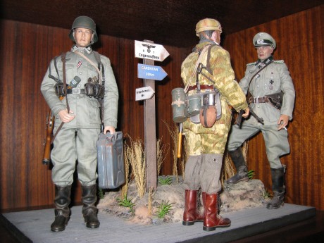 Vendo diorama hecho a mano junto con tres soldados alemanes a escala 1/6 con todos los complementos y 00
