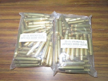 Vendo vainas 3006:

* 200 unidades, nuevas Remington-Perters  20 euros y 7 de portes.  
* 100 unidades, 01
