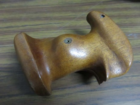 Cachas goma ergonómicas Pachmayr para S&W Distinguido. 35 euros. 7 euros portes península.
Cachas 00