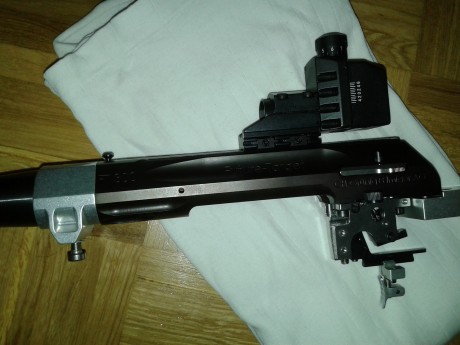 Vendo una accion grunig elmiger future target ft 300 en calibre 6mmbr con 1370 disparos.esta nueva.se 02