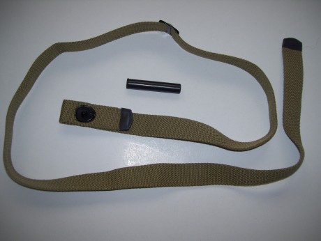 Vendo correa para la carabina US 30 M1 

es replica , nueva a estrenar

Correa   - 19 euros

la aceitera 01