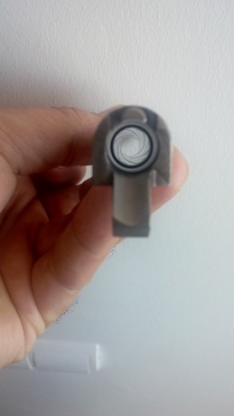 VENDO CZ 75 
Prácticamente nueva, como se puede apreciar en las fotos.
Alzas micrometricas en altura y 02