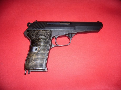 Hace unos días encontré por casualidad en una web extranjera un arma a la venta que hacía muchos años 121