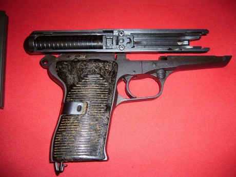 Hace unos días encontré por casualidad en una web extranjera un arma a la venta que hacía muchos años 131