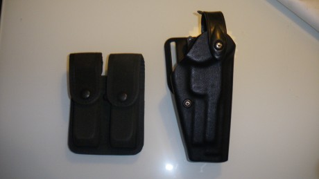 SE VENDE UNA FUNDA ANTIHURTO NIVEL III MARCA SAFARILAND MOD. 6280 PARA BERETTA 92 MUY SEGURA Y UNA FUNDA 01