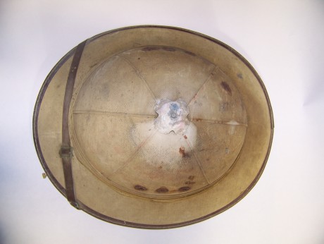 vendo 2 salacot  el hecho en francia se trago toda la guerra de argelia  el otro sin estrenar con un estado 20