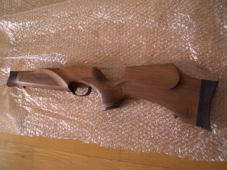 Vendo culata de madera de nogal de BSA  para pcp modelo R-10. Vendo por que la carabina que tenía en sintético 01