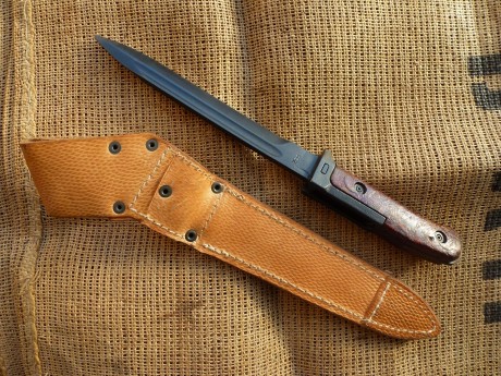 Buenas.
Pongo a la venta Bayoneta original producida para el rifle de asalto SAMOPAL SA VZ-58 del Ejército 01