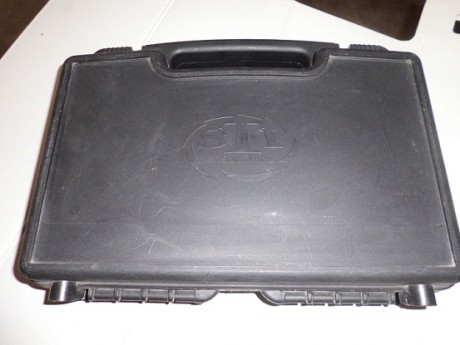 Vendo maletín STI esta en buen estado, precio 30€,esta en Granada, un saludo 02