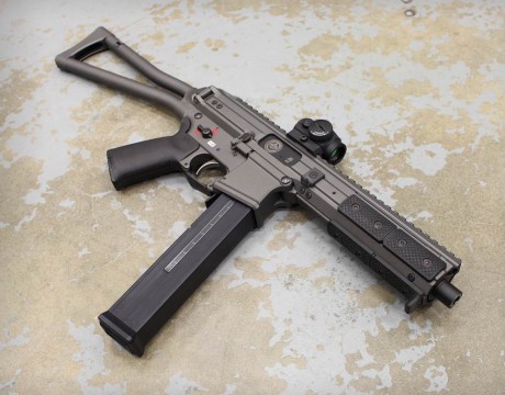 Pues esta belleza la han sacado los de LWRCI, bonita no??????




https://www.osagecountyguns.com/blog/news/lwrc-news/lwrc-teases-new-45-pdw/