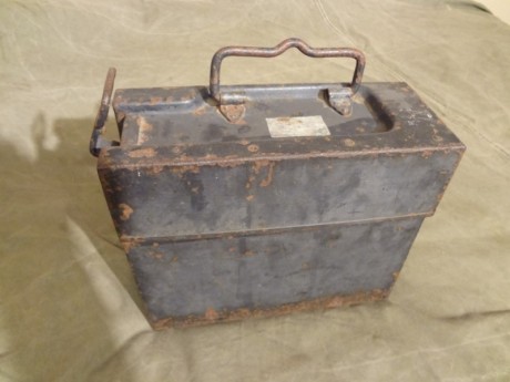 Buenas tardes:

Se vende caja de respeto de mg13 con sus ocho cargadores. estado de los cargadores muy 02