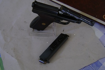 hola a todos vendo pistola le francais mod. armee, en perfecto estado, inutilizacion solo en recamara, 02