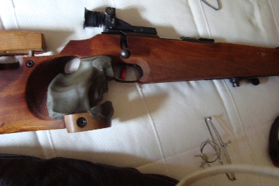 Buenas, debido ya a mis años, vendo mi carabina:

Vendo Carabina Walther kk-match cal 22 adaptada para 01
