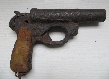 Hace unos días encontré por casualidad en una web extranjera un arma a la venta que hacía muchos años 150